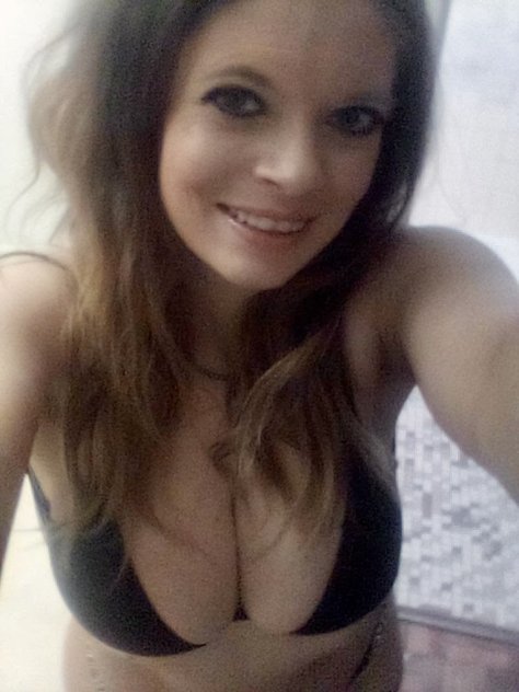 I’m Velvet, a professional entertainer eager to please @ 318-642-5509