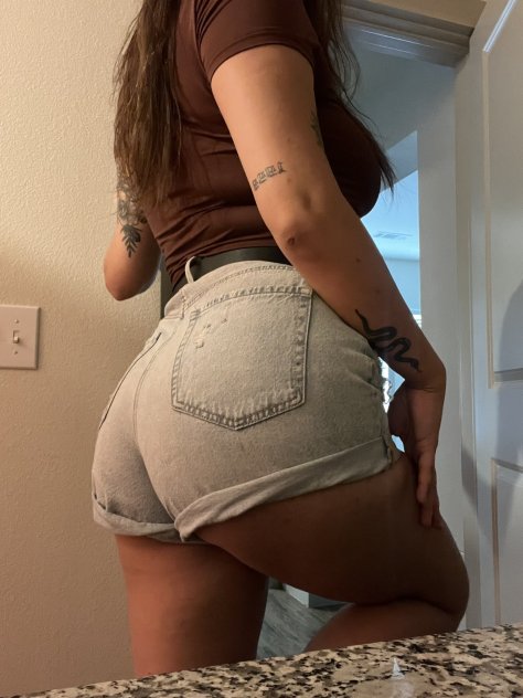 Available for meetup or FaceTime show or cumshot video