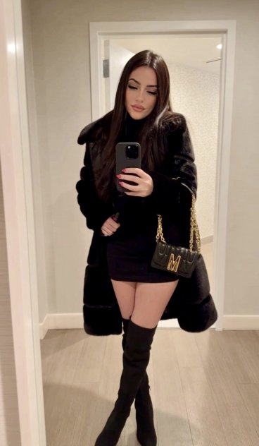 
Hello, Gentleman 🖤 Real Hot Girl Shit 🇧🇷
