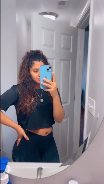 hello my name is yasmin I am a daring hot girl who likes to try new th