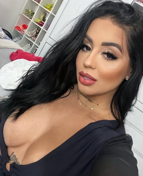 I’m available for hookup both incall and outcall service 🥵