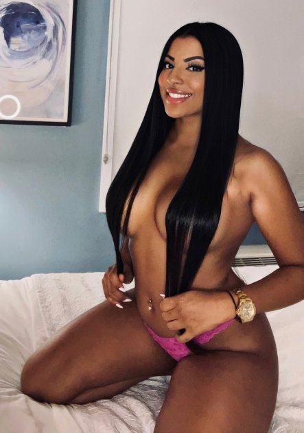 Let me enjoy my vacation with you 🤤