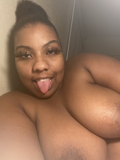 THICK CARAMEL COME SEE ME