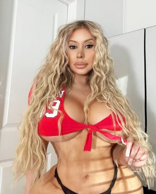 HI Im Nikki come over :) JUiC, Curvy, Amazzing Beautifull Princess!