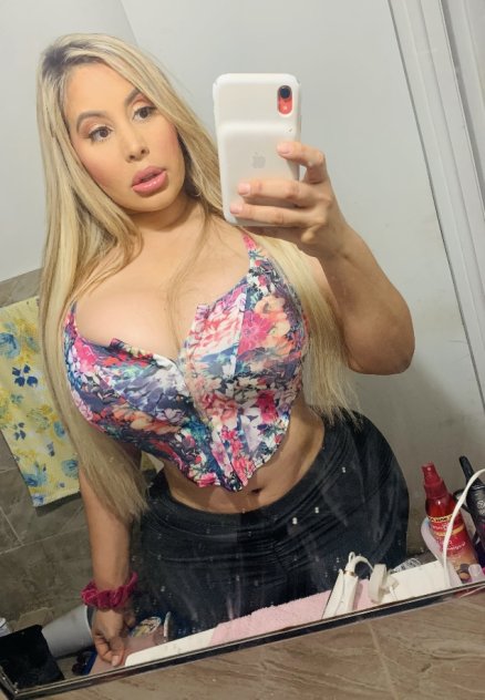 HI Im Nikki come over :) JUiC, Curvy, Amazzing Beautifull Princess!