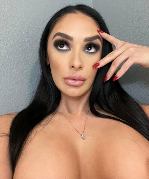 +1 331 304-9593 Iโm available for hookup, massage and I sell nudes content