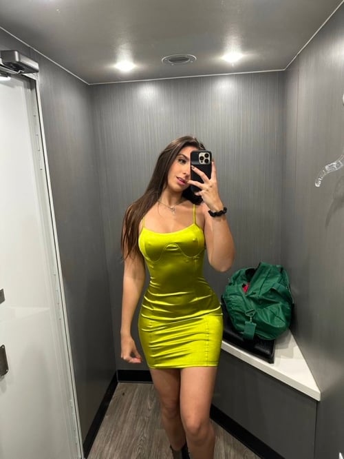 Your playful shorty is horny asf 🍆💦 and available for hookup. Dare to discover true pleasure😇