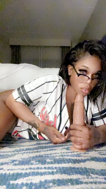 Hosting in Woburn area ….Anal friendly 🍑.........