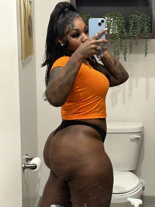 Bubble butt cum slut