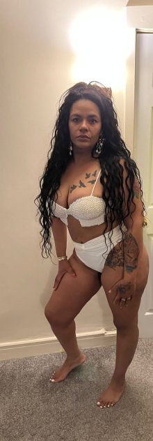 I am a Latina girl full of erotic thoughts