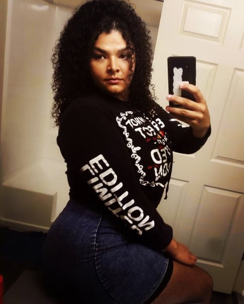 Busty Curvy Babe ~ just visiting ~ don't miss out