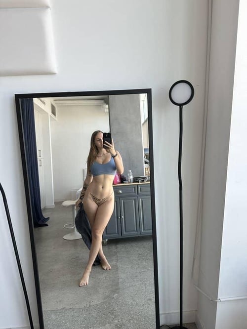 Pretty with a nice titties,Ready to fuck,My place or yours (305) 504-6954