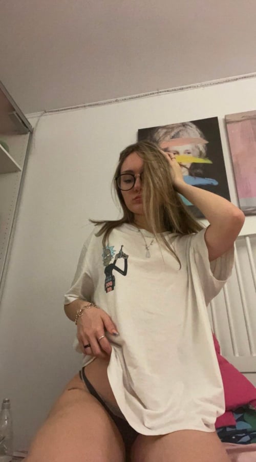 Hi I am sexy🌷 I will make you feel happy😘 Snap(gif_ty5) text +1 209-645-7626