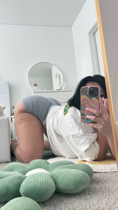 I can be yr discreet sexy pretty slut👅 am classy tho,let make a romantic movie