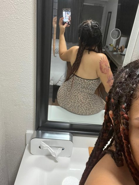 Latina very hot available Pay cash when you see me call me baby