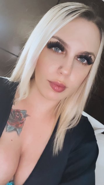 *DUOS* Blonde Bombshell Guaranteed To Leave You Addicted