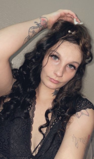 My services include gfe,Anal,Bareback,Greek,bbj. I’d sell my content