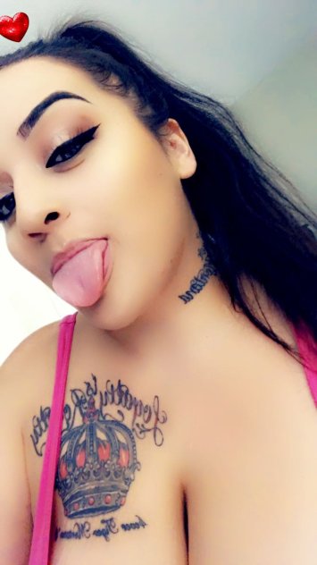 Let me be your sweet escape!