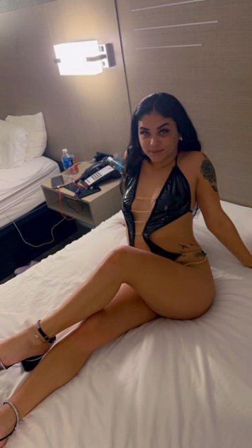 I am sexy latin girl, call me.