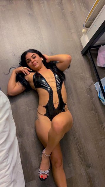 I am sexy latin girl, call me.