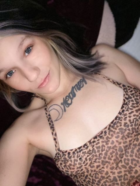 I’m available for both Incall or outcall😘, overnight,kissing😍, hugs