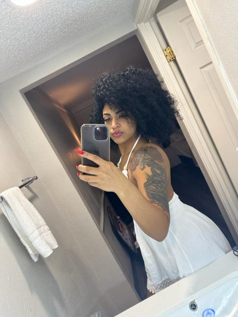 Hola cariño chica nueva en la ciudad disponible 🥰🥰🥰💋💋