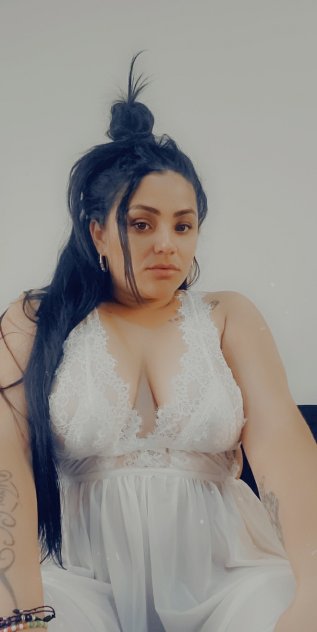 LATINA PICANTE Y MUY SEXY