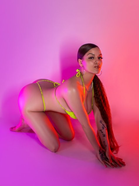 Catch me while you can! Don’t miss out🥇👅
