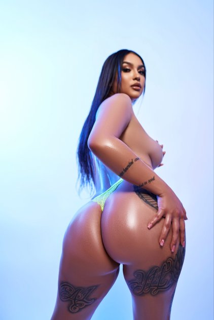 SEXY LATINA