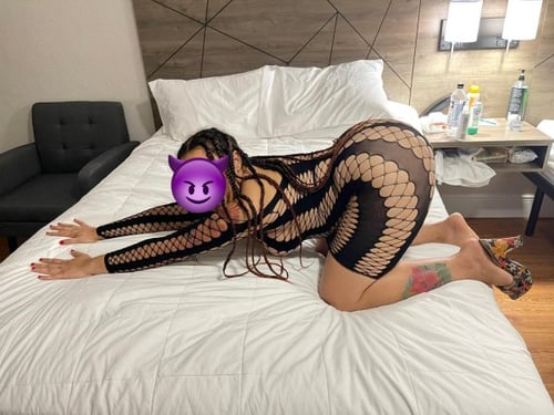 Latina very hot available Pay cash when you see me call me baby
