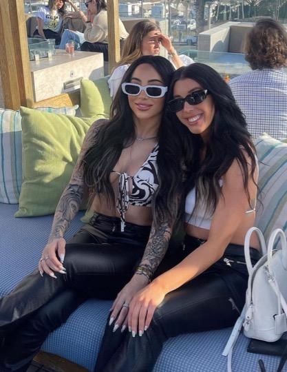 spend some time with 2 sexy best friends that love to play👅🔥😜