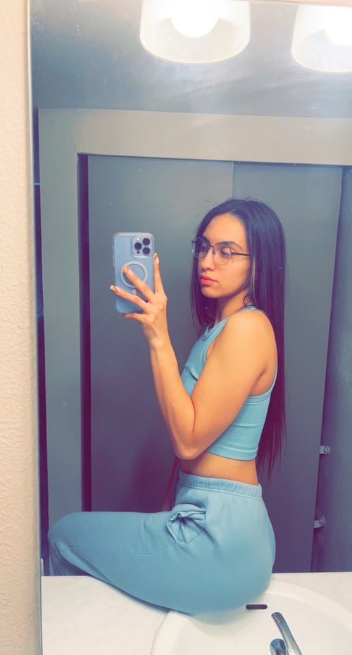 Pretty & Petite 🍑😻