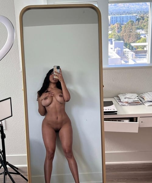 Hookup and nudes👅💦❤️ contact me on Snapchat: corrietilton100