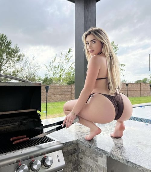 Hermosa chica latina 100% real