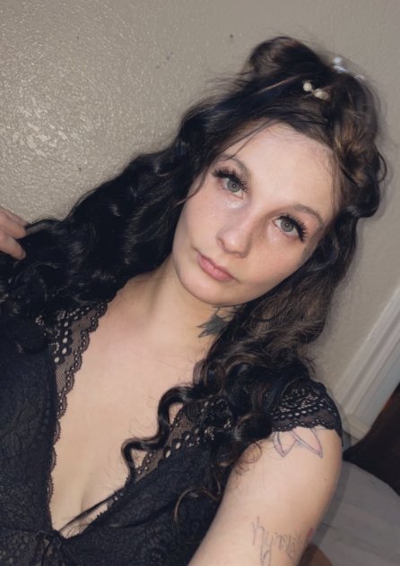 My services include gfe,Anal,Bareback,Greek,bbj. I’d sell my content