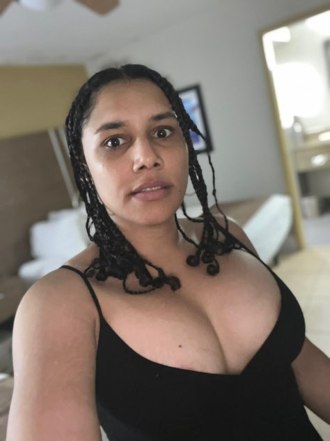 Latina very hot available Pay cash call me baby