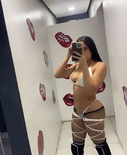 "Estoy disponible a domicilio o a domicilio y show sexy en FaceTime ๐ฆโค