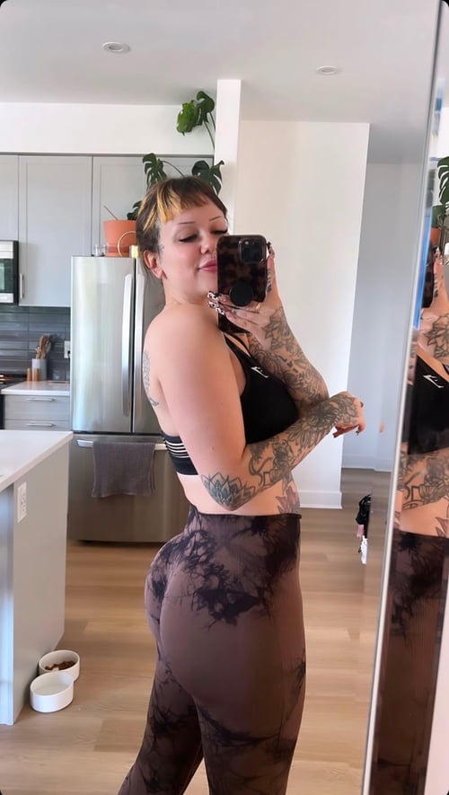 I’m AVAILABLE FOR HOOKUPS 🍑 TEXT ME: +1 (937) 618-5588 Instagram: helen_thomp90
