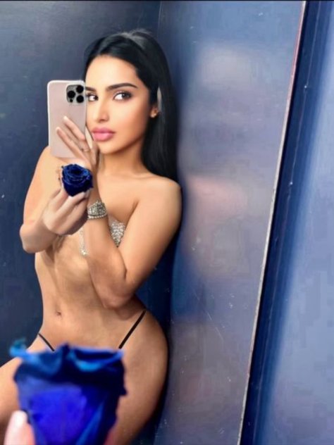 I am the latina goddess of your dreams available for outcall