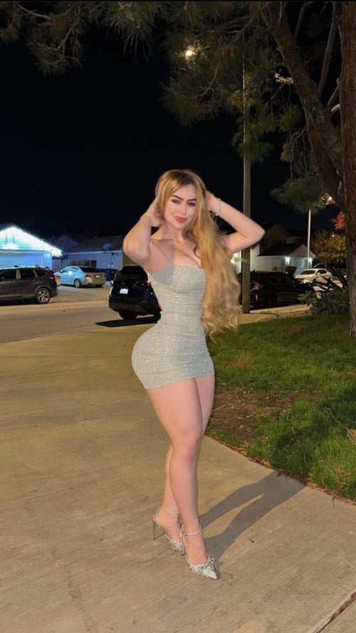 i'm a 24 y/o, who is sooo horny and down for exquisite fun 👅