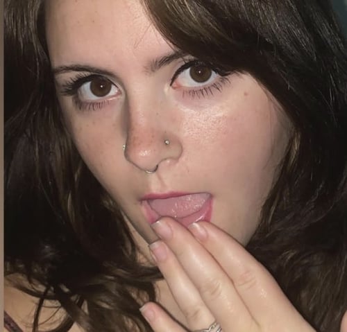 I’m available for hook up Snap (froshietee)