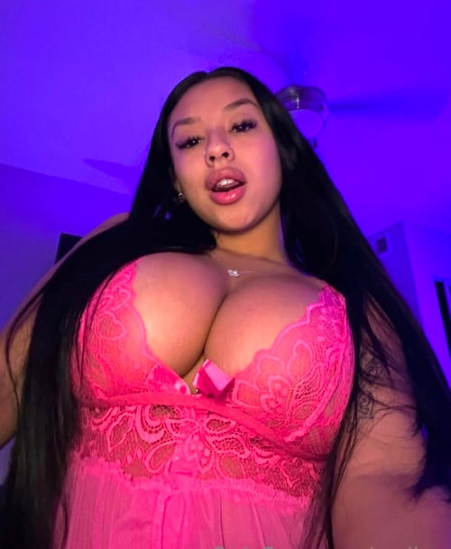 I’m a❤️professional 💯sexworker👅hit me up if you’re down to have fun💯