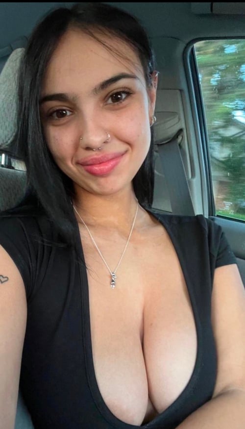 I offer affordable massage and sex
