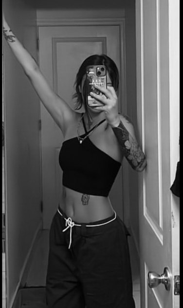 I’m available for both incall and outcall service💕,sell nasty content