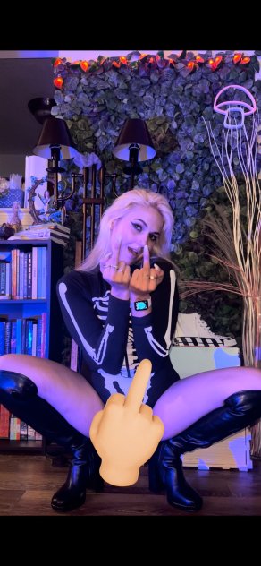 Come for the horny pussy content available @( s_joe0)