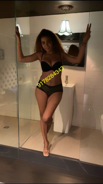 sexy latina availablen only incall