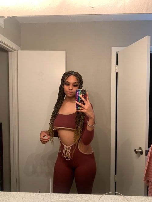 READY TO FULFILL YOUR FANTASY😋