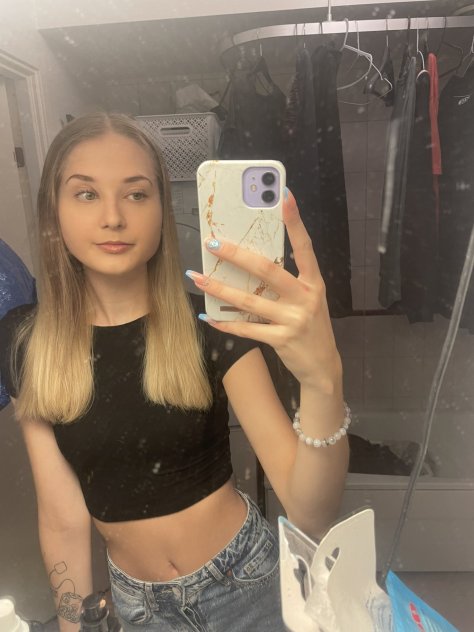 Looking ….so hot 🥵 , down for fun??hit me 4ur maximum satisfaction