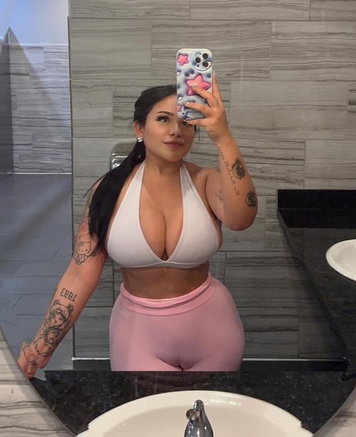 Snapchat: kim2324235 👅🍆💋i squirt 💦 and ready for fun