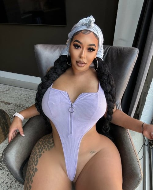🍑🍆Available independent escort and massage therapist🍑..text or call
